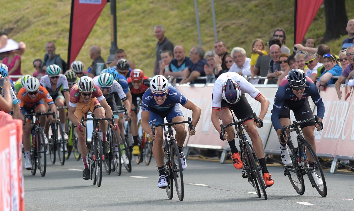 VeloUK's tweet photo. Everyone seems to have their sprint race faces on except one .... #namethatrider ... #StocktonGP #bunchkick #flatstick #fastmen https://t.co/2Wx7mExZFI