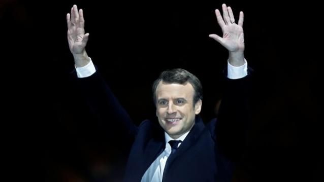 gajjaaabbb's tweet photo. Macron urges telecom operators to roll out high-speed #internet across #France by 2020. https://t.co/YMZ8Frl11S https://t.co/5cxL1M9Bnr