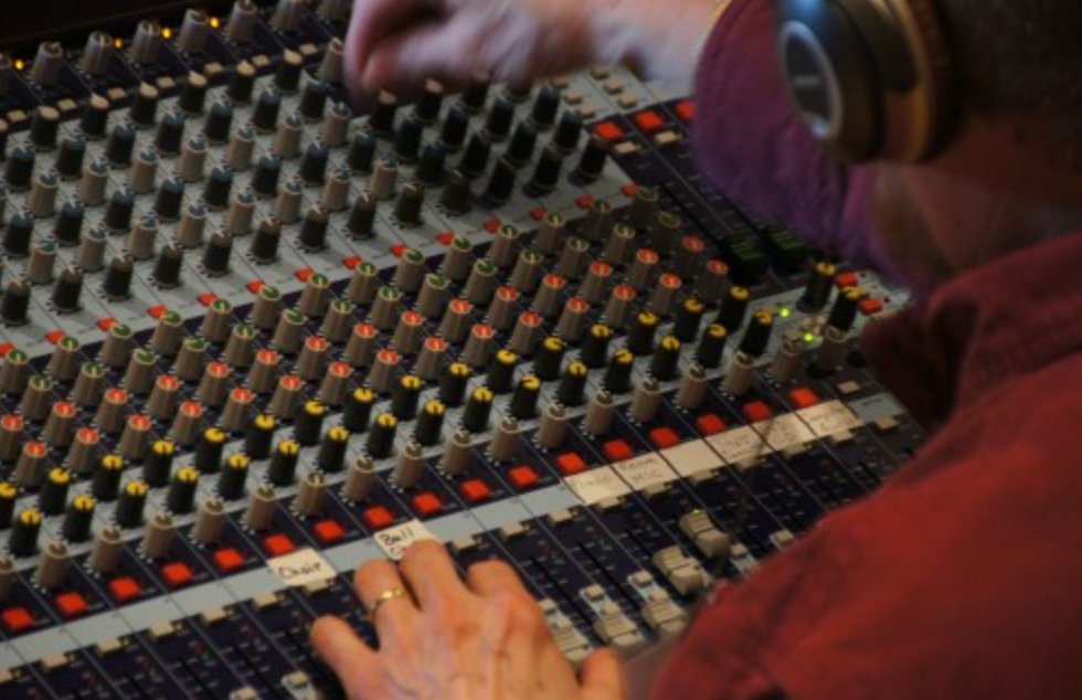 novaaudiouk's tweet photo. How to become a freelance sound engineer https://t.co/GwsZ2Hv5vI #LiveSound https://t.co/oqQ9OR2ydu