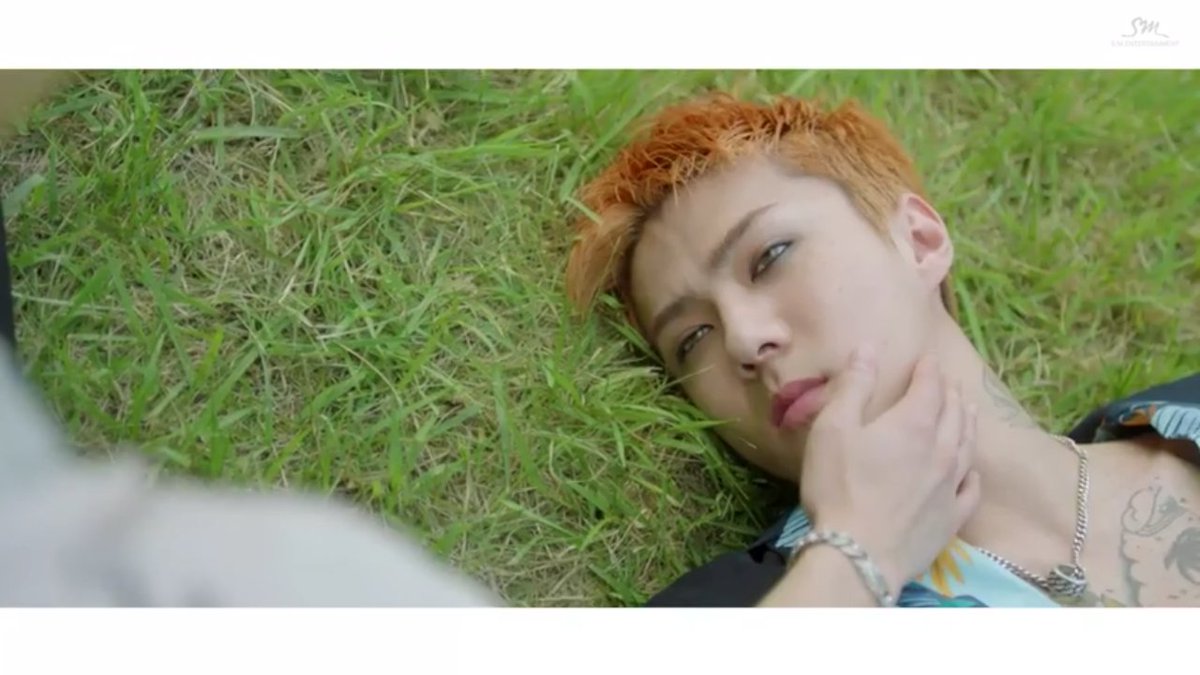 sirsuhololo's tweet photo. WHAT'S WITH MINSEOK'S TOUCH THAT MAKES SEHUN ALIVE???????👀👀 #KoKoBop #EXO https://t.co/Rtd7MzoizE