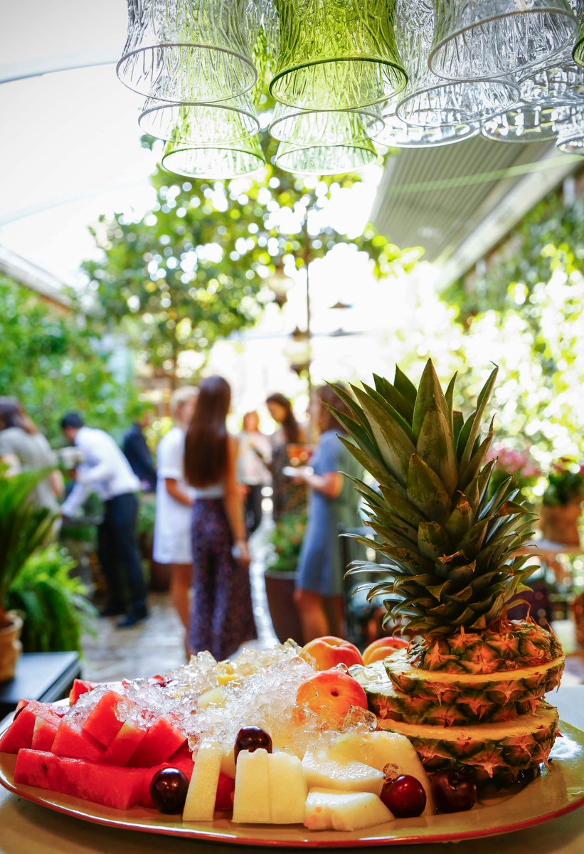 SalBachiller's tweet photo. Detox morning? Brunch goals on point at #salvadorbachillergastrobares!! Happy Tuesday!! #brunch #pinneapple #detoc #yummy #HealthyFood https://t.co/77ZPwrMLGU