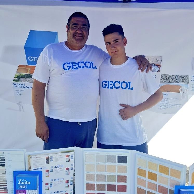 GECOLoficial's tweet photo. En Perales del Río (Getafe) está asesorando @MAgudoGECOL en Arenama con el Gerente José María Mancheño e Hijo #GECOLequipo #SiempreCerca https://t.co/1BdWgNMasZ