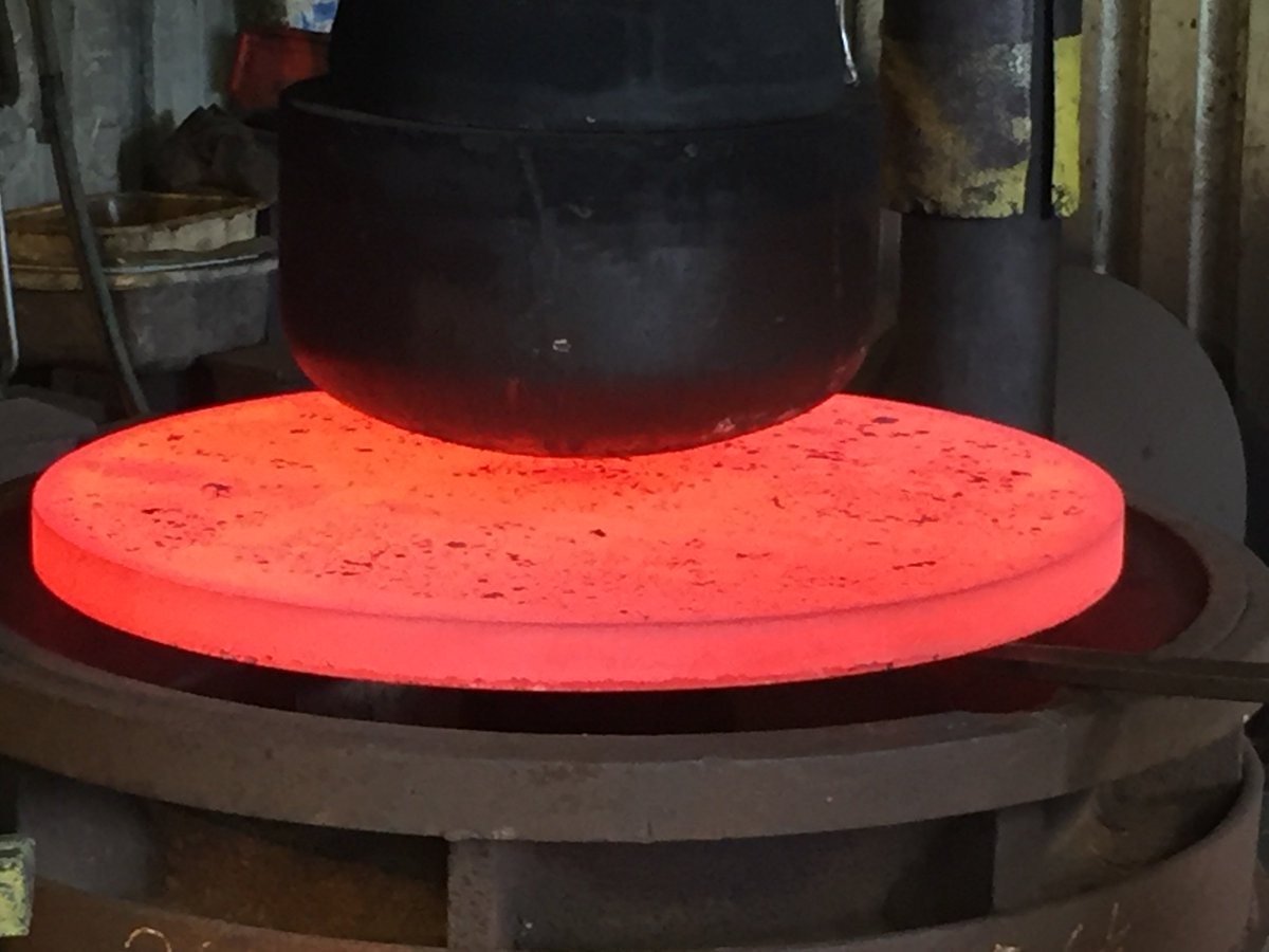 JBownltd's tweet photo. 559OD 45THK #ENDCAP #P265GH, first forming operation, circle on the press. https://t.co/rDnnMxUAuA