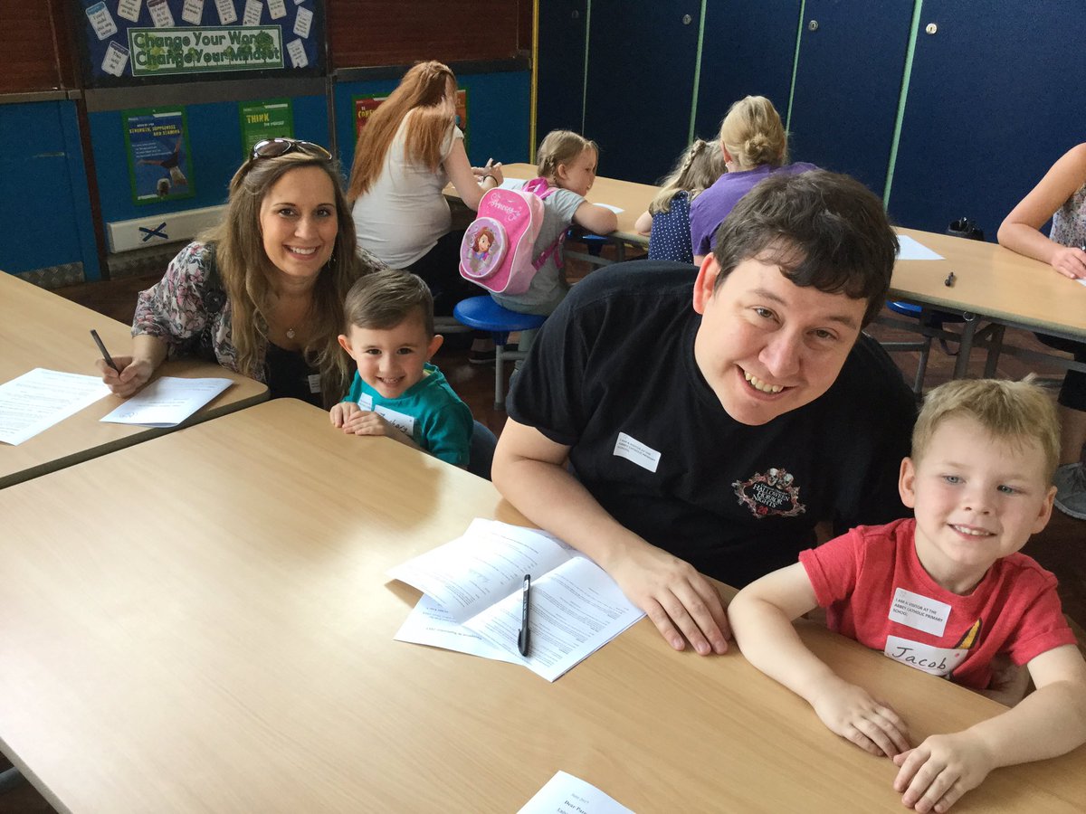 AbbeyPrimary's tweet image. Welcoming our new reception children to school. #sharedlunch