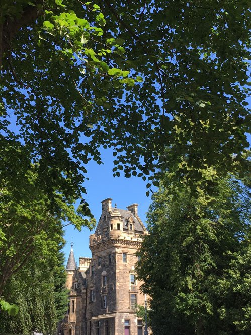 ecpa2017's tweet photo. Just one of the fabulous buildings around us in #Edinburgh @ecpa2017 #stleonardshall https://t.co/mmmelz4rxa