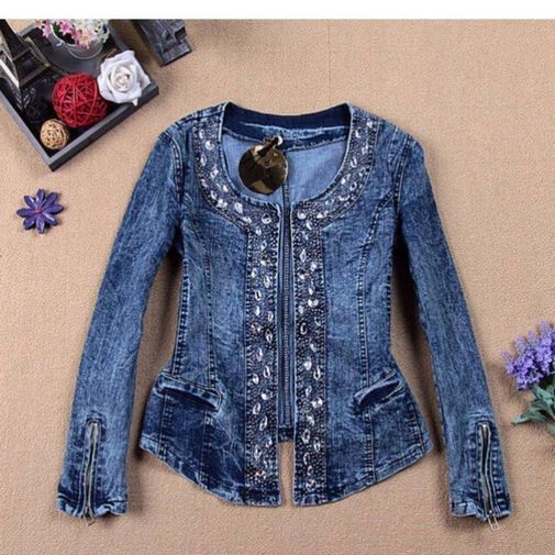 RetoucherieLC's tweet photo. ¿Eres una "bluejeanmaniaca", pero, en ocasiones, ameritas más elegancia, brillo o fashionismo? ¿Qué tal esta idea? #RDMCCLasColinas https://t.co/Sak8RxILTV