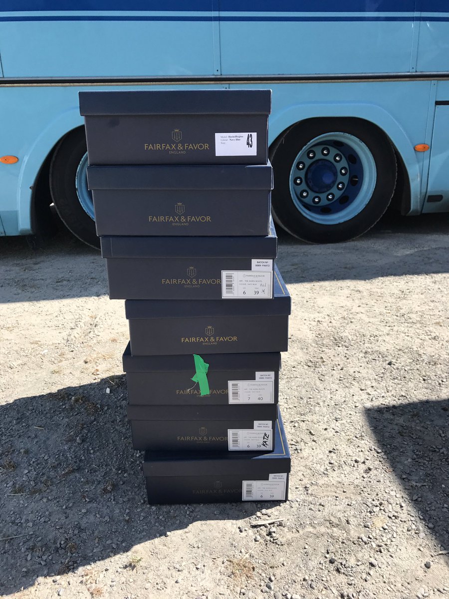 alibutler2's tweet photo. Thank you @FairfaxFavor. Xmas come early here.trot up kit ✅😀#youngridereuropeans. https://t.co/QnpkHcPEwR