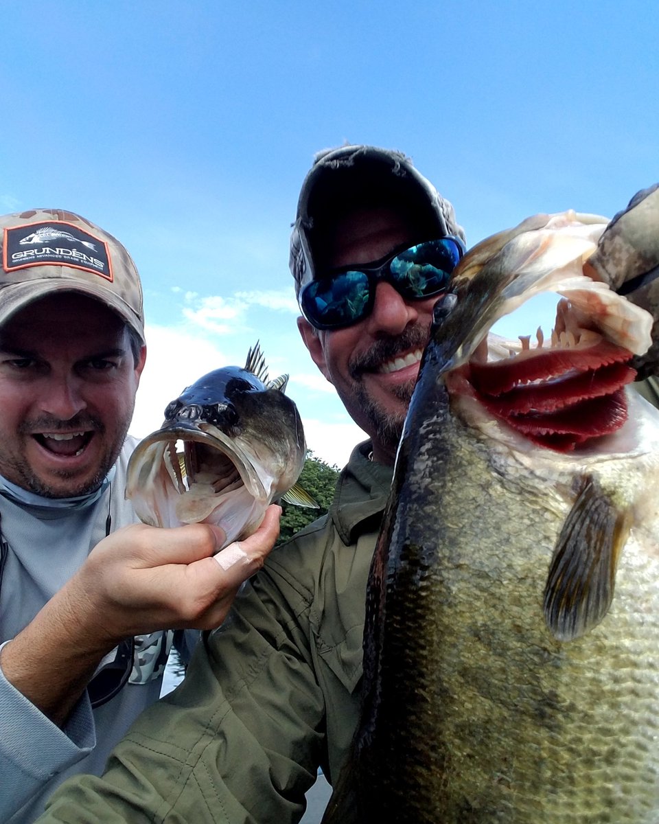 StarkNeal's tweet photo. Catching up, with my friend Ozzy.
#BassProshops #Livingstonlures #bassfishing #Rapala lures #Gamblerlures #WileyX #flyfishing https://t.co/evyD4tH9Lm