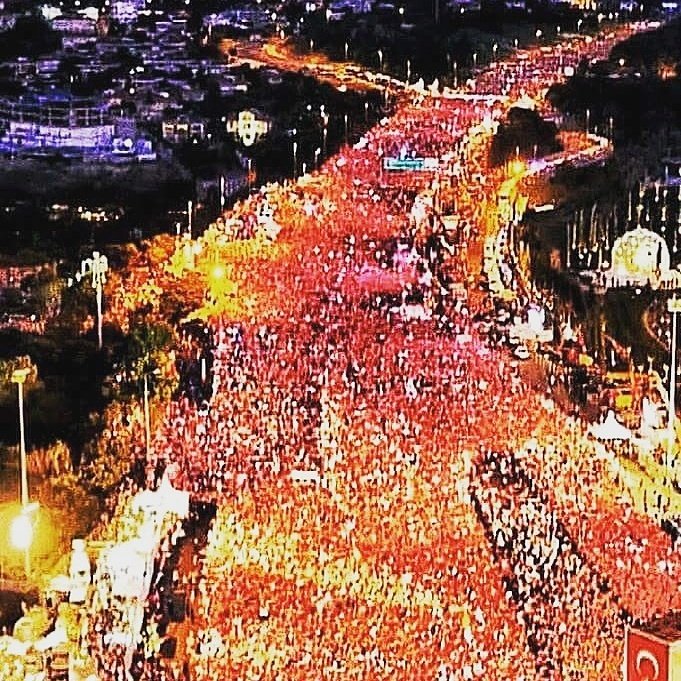 gzesintisi2's tweet photo. Ümmeti kıyama kaldıracak olan biziz hadi bu sefer de ey müslüman Türk milleti #KudüsİçinKalkAyağa dosta güven düşmana korku salsın kıyamın.. https://t.co/atZx1QihYl