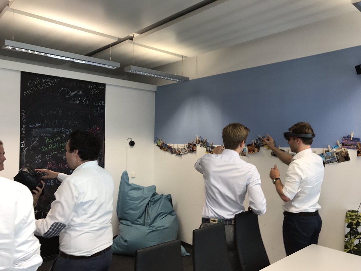 YourHomeKnowsIT's tweet photo. Live-Demo im Rahmen des Workshop zu #AugmentedReality und #VirtualReality mit @muecke_sturm https://t.co/j6wNdwORXn