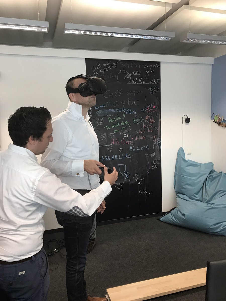 YourHomeKnowsIT's tweet photo. Live-Demo im Rahmen des Workshop zu #AugmentedReality und #VirtualReality mit @muecke_sturm https://t.co/j6wNdwORXn