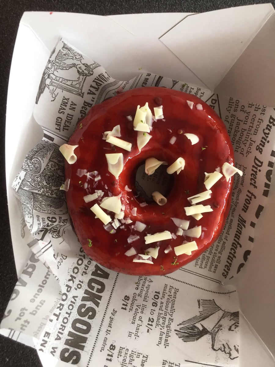 Beetroot 🍩 with a tiny bit of white 🍫. 👀 too good to walk away from it. <a href="/DutchPeakers/">Dutch Peakers™️</a> <a href="/MyPeakChallenge/">My Peak Challenge</a> <a href="/SamHeughan/">Sam Heughan</a>