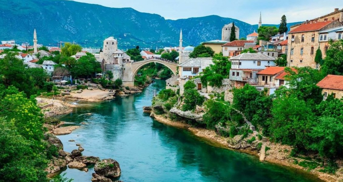 TravelTourXP's tweet image. 10 Magical Spring Destinations In Europe

traveltourxp.com/10-magical-spr…

Share If You Like #traveltourxp #springdestinations #europe