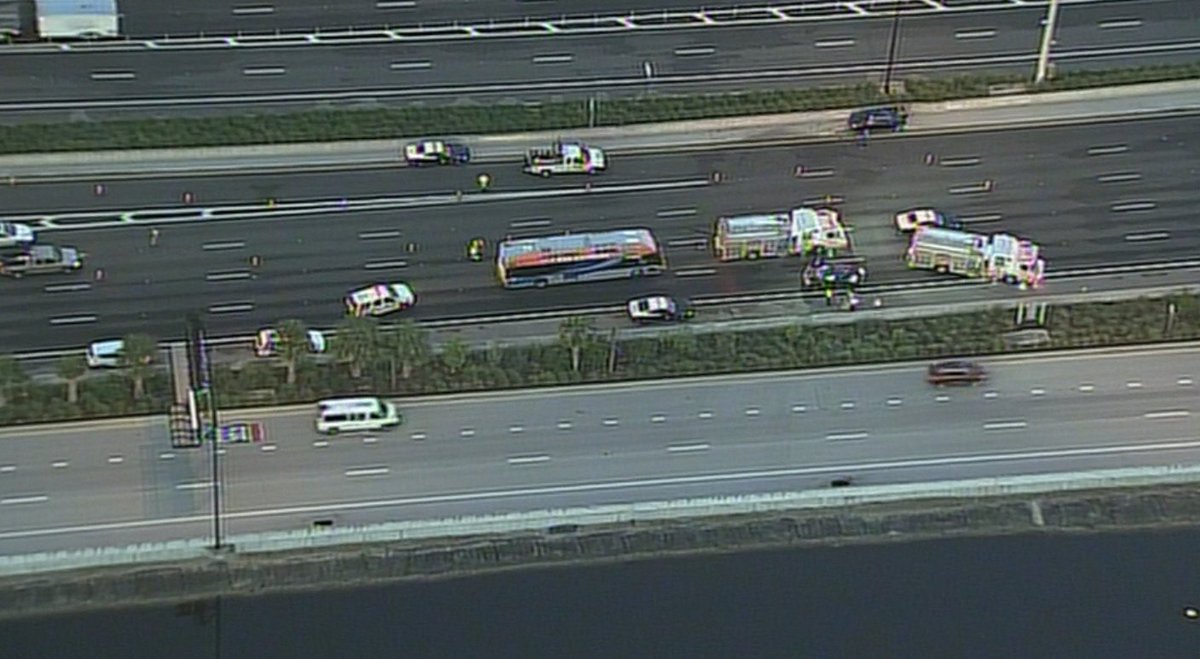 Crash on I-595 WB at SW 136th Ave #trafficalert https://t.co/k5U7GTOepA