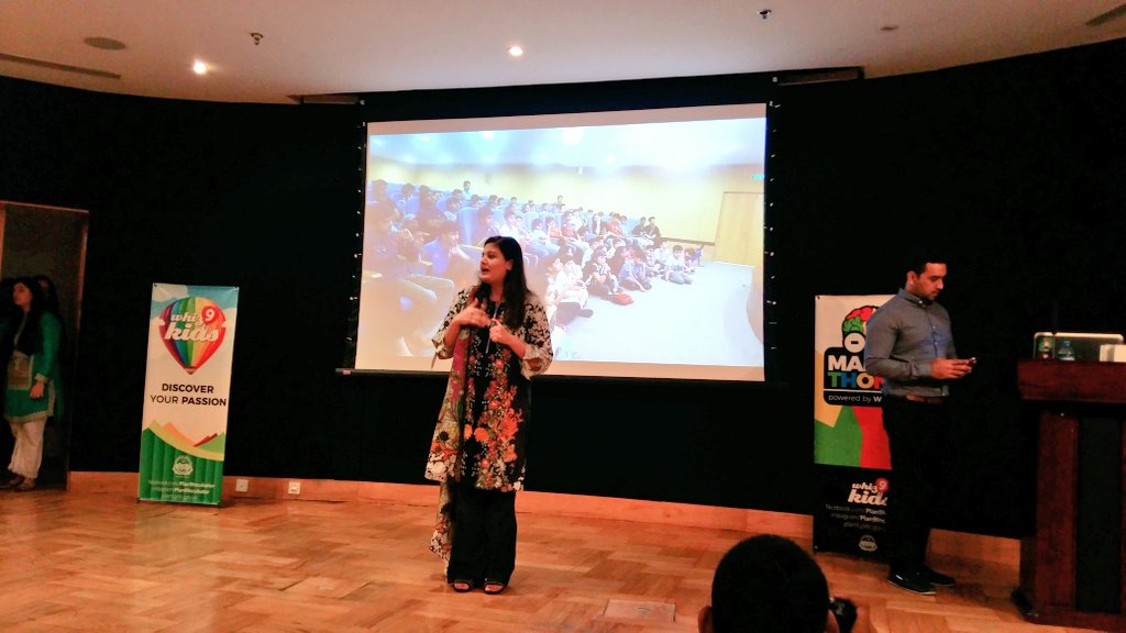 PITBIncubation's tweet photo. .@NajamMehak , #Whizkids lead, kicks off #Graduation ceremony as #Makeathon17 Day 2 comes to an end! Hats off to the power house! 💪 https://t.co/xoMnRfn4c3