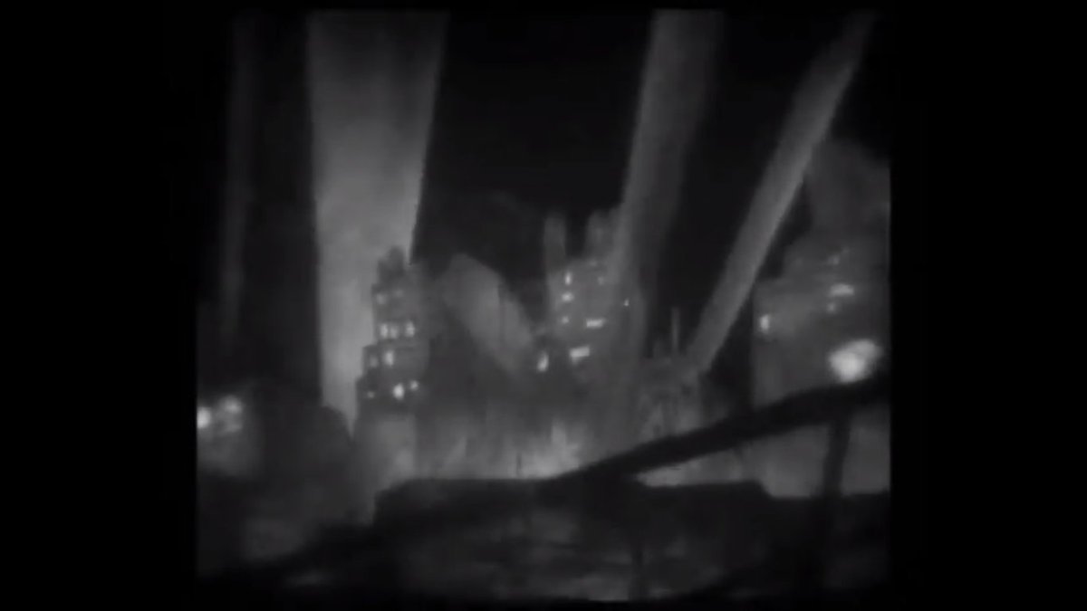 #artinfluencesfilm #painting &amp; #Cinema  <a href="/ArtIntoFilm/">Art Into Film</a> <a href="/backtothecinema/">back to the cinema</a>
#Metropolis George Grosz #Murnau #Laurore La ville #expressionnisme