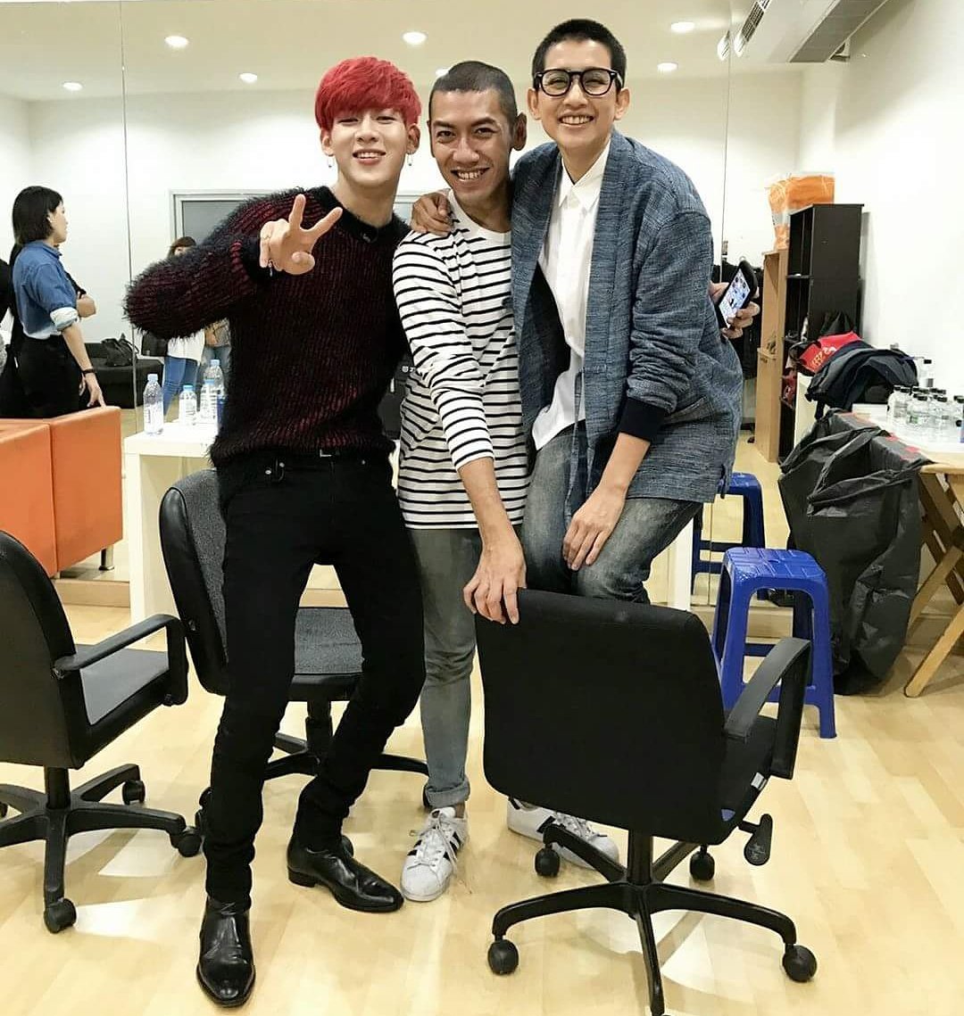 EFM_STATION's tweet photo. ให้ทายยย?? วัยนี้พี่อ้อมไปถ่ายรายการแล้วเจอใครมา! น้องน่ารักมากๆครับ #bambam #bambam1a #EFM1045  #เพลงเพราะอารมณ์ดี https://t.co/iKd5YEfvaH