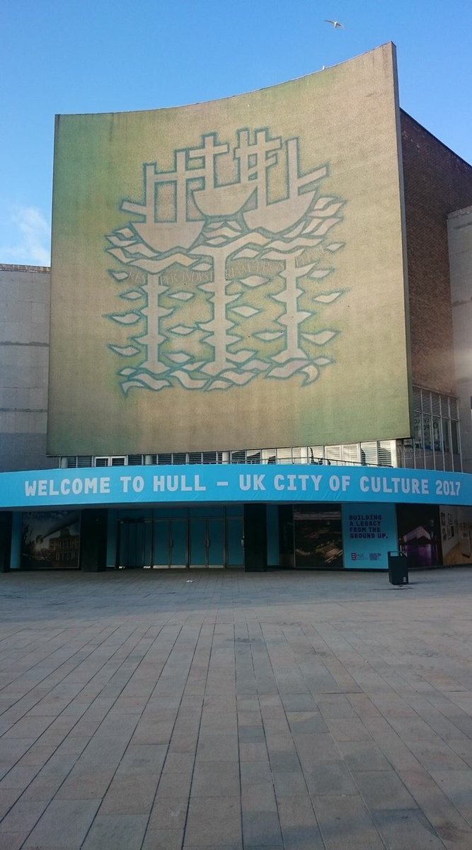 Please sign &amp; RT our petition (LINK: change.org/p/https-histor…) to protect Alan Boyson's Three Ships Mural. Read about <a href="/BhsMuralHull/">🇺🇦 Save Hull’s BHS/Co-Op Murals</a> below