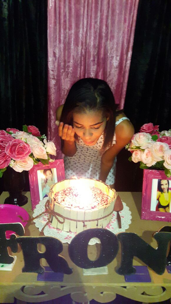 Morenaah1995's tweet photo. - Você Merece Irmã 👭 Porque Você é do Afronto...Faço Tudo De Novo Se For Preciso ❤ Te Amo ❤ #18TAO 👏👏😍 https://t.co/6Cxubexp3l
