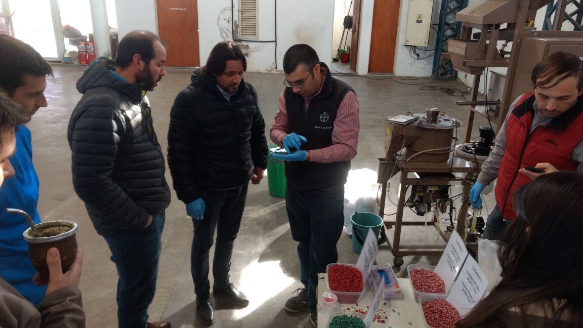 luirodriguez23's tweet photo. 1er Workshop Calidad de Semilla en Mani. Demostración de #BayerEquipment #Bayer #BayerSeedGrowth #CreatePro #CreateProMax https://t.co/dqZLot7H5W