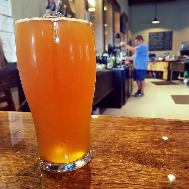 BitesnBuzz's tweet photo. The @Fairhopebrewing Cinco Uno Pepper #Ale. Very subtle w/ a nice #FBCBeer #Craftbeer #Alabama https://t.co/E5f5Vno84h https://t.co/37vpyad73H
