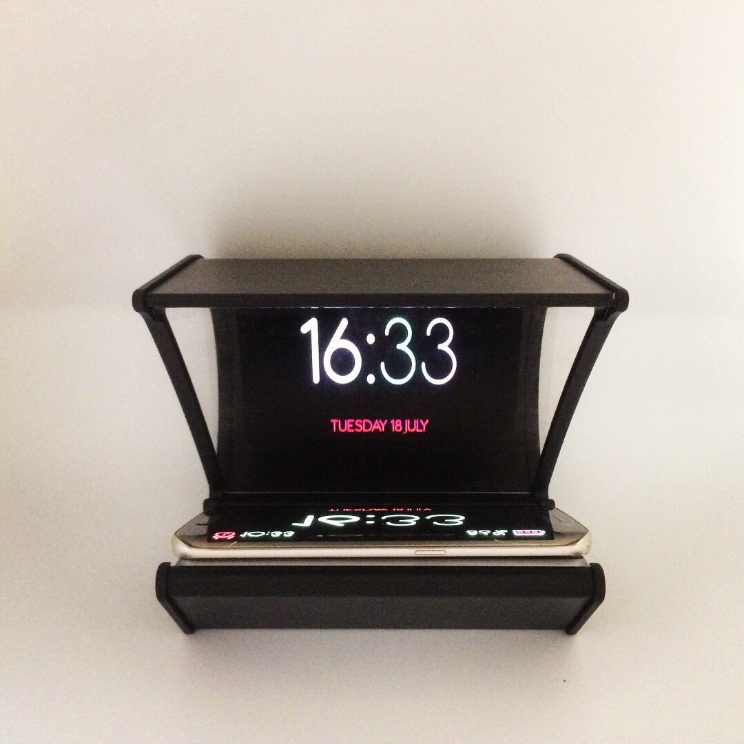 Reflexbox_info's tweet photo. Carica il tuo smartphone senza fili e tante altre funzioni. https://t.co/kZPcsXLK9j
#reflexbox #wirelesscharger #smartphone #tech #startup https://t.co/TwJaVBqWKl