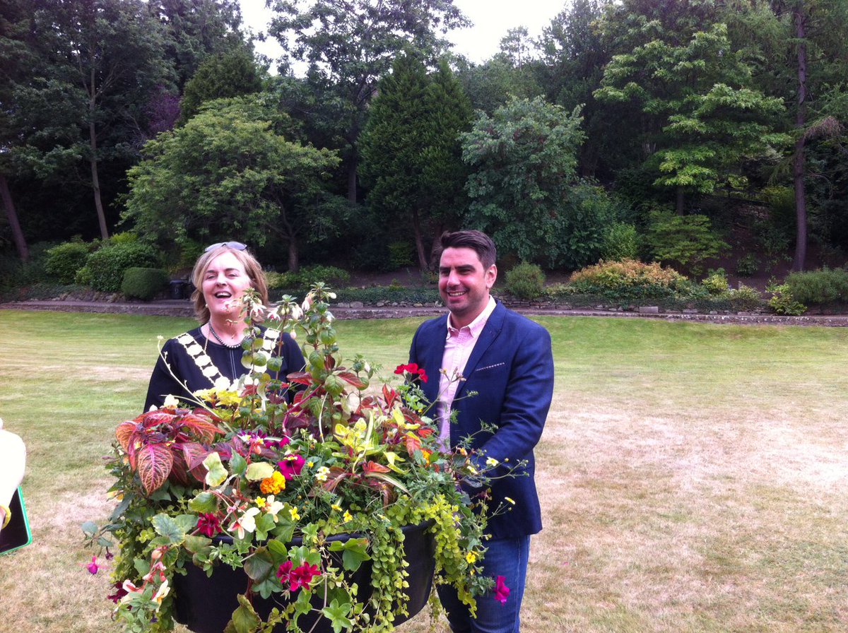 ShrewsBloom's tweet photo. We've got @BBC #BloomingMarvellous team with us today with @Chris_Bavin &amp; #MayorofShrewsbury @Jane4Column in #Shrewsbury castle #ourbloom https://t.co/d7tWA6dlkg