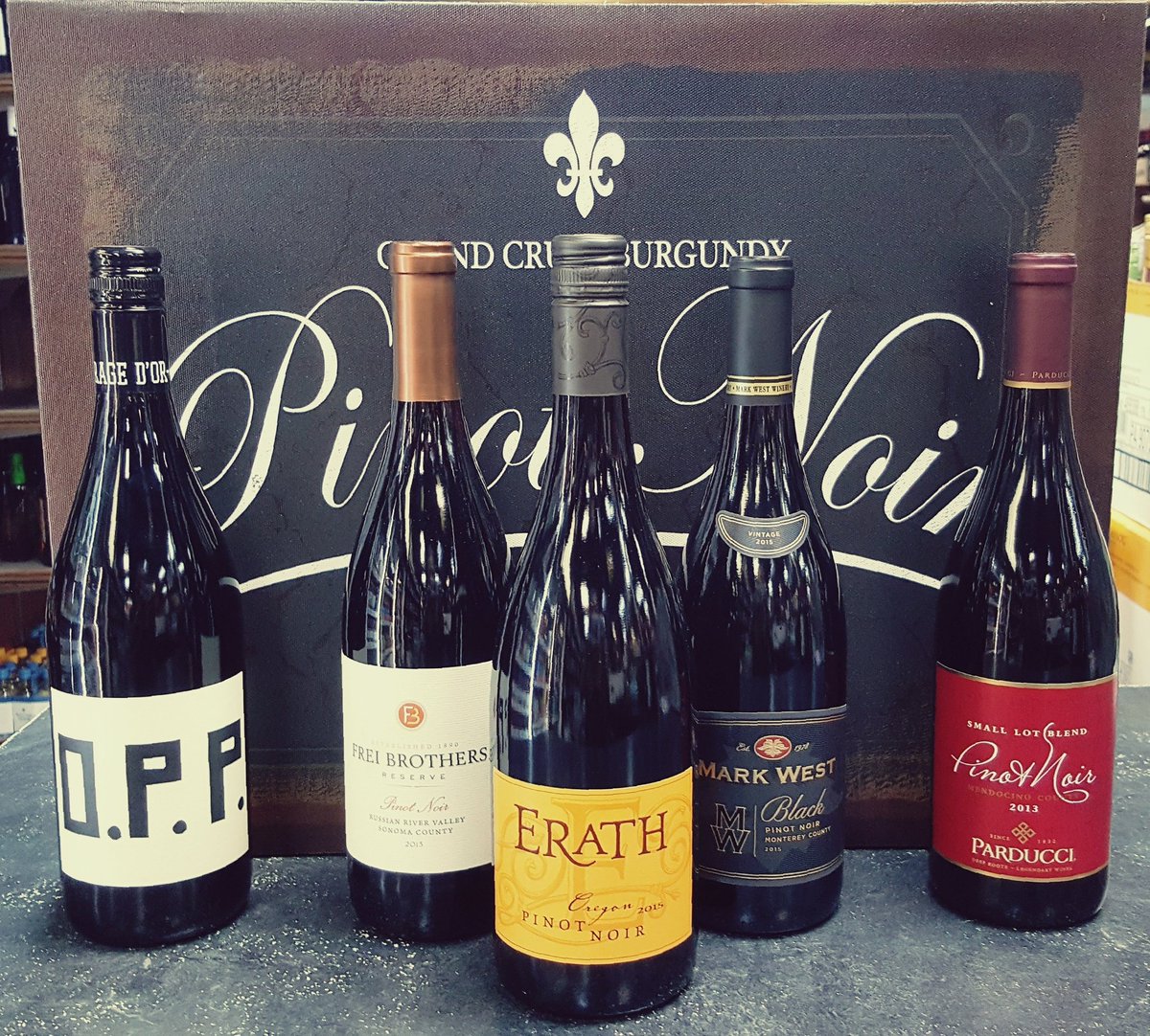 GaslightLiquor's tweet photo. π· National Pinot Noir Day π·
#GaslightsGotIt #erath #freibrothers #markwest #parducci #nationalpinotnoirday #pinotnoir #titusandromedon https://t.co/PwNvPV3YRM