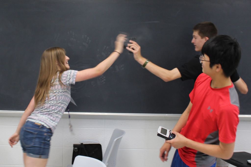 ForwardService's tweet photo. #Studying for the calculus final at @UWStevensPoint. #UBSummer #chalkboard #FunSchool #BestClassmatesEver https://t.co/XCOlwLMOtg