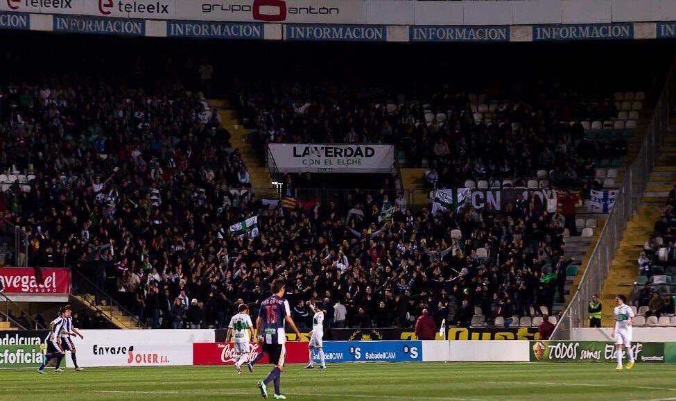 TodoElcheCF_'s tweet photo. @JoveElx82 @NovedadesECF @PISSONET @BBarrileras15 @regeneracionECF @SomosDPrimera @albacar_21 @franjiverdes @JoseMaruenda @jorgeperezc85 @xeroni34 El club ha dado hoy el OK a la nueva 'Grada Fondo Sur 1923' donde estarán peñas y cualquier aficionado que lo desee. Precios muy económicos! https://t.co/8u8MPgJC0b
