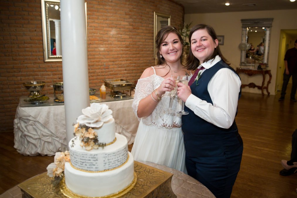 WeddingGuideNO's tweet image. Read all about Lauren and Amanda's beautiful wedding on our website.
weddingguideneworleans.com/real-wedding-l…