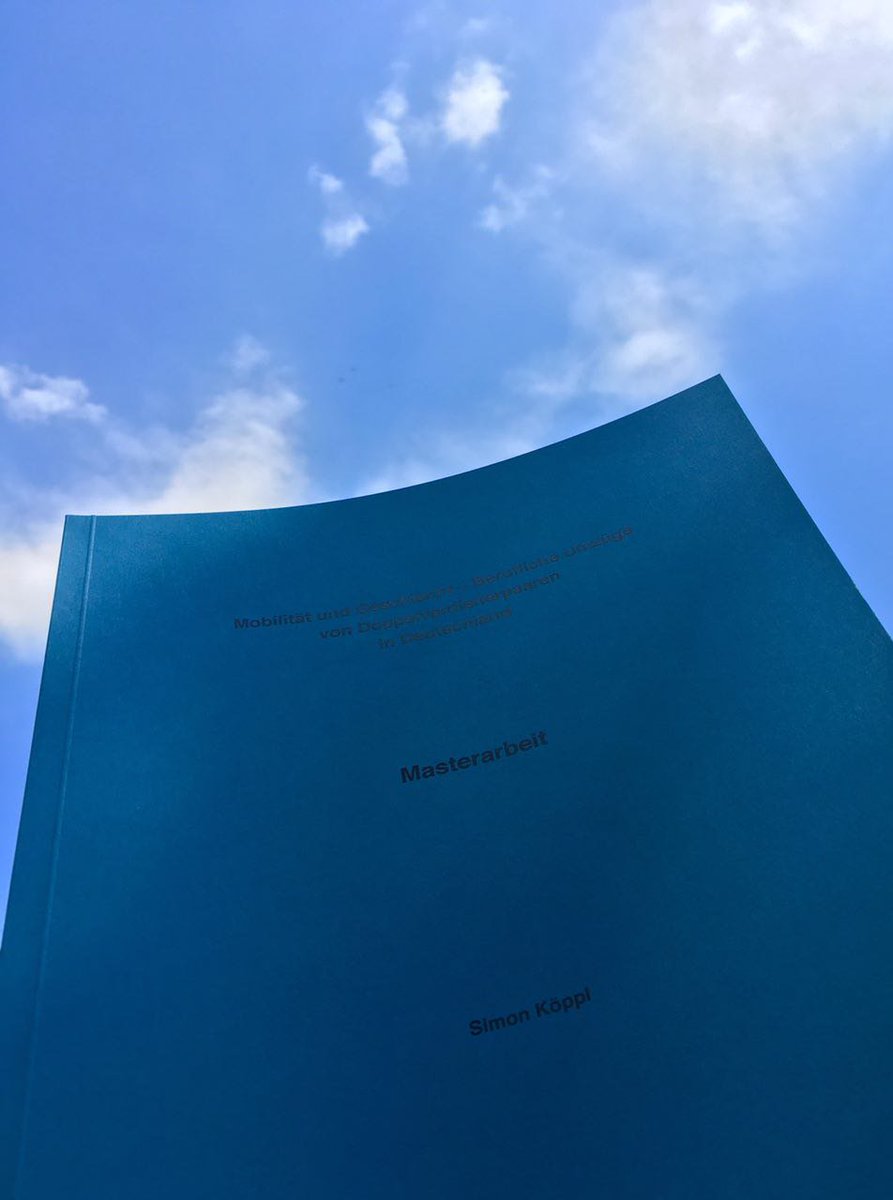 neonlicht's tweet photo. Über den Wolken... #daisdasding #masterarbeit #räumlichemobilitätvondoppelverdienerpaaren https://t.co/OB8YExpNBw