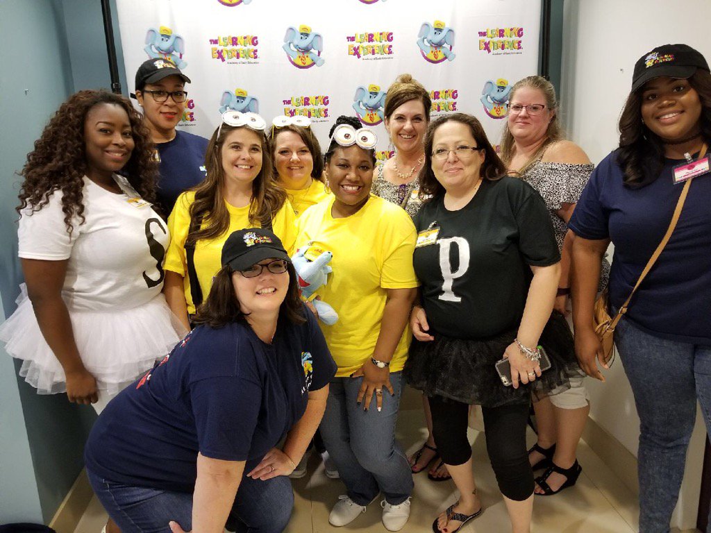 Mjrose007's tweet photo. Everything's Bigger In Texas Our Group from Texas Proves IT!!! #LearnPlayGrow https://t.co/foQrvBxJUE