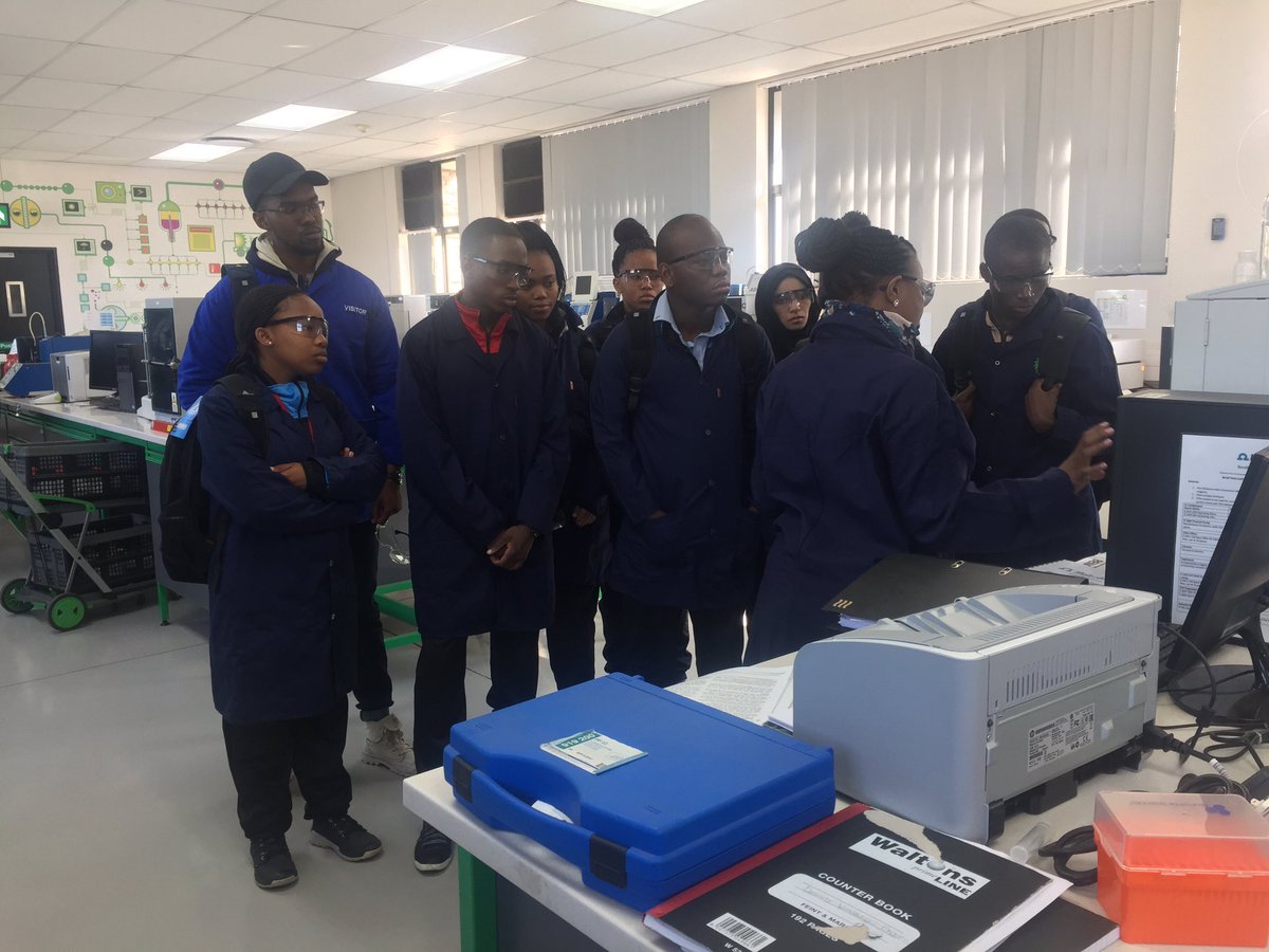 ttp_setmu's tweet photo. TTP 2017 Excursion to BP Fuel Technology Centre 💎👍🏼
#TTP2017 https://t.co/4ZR9Lt6jGg