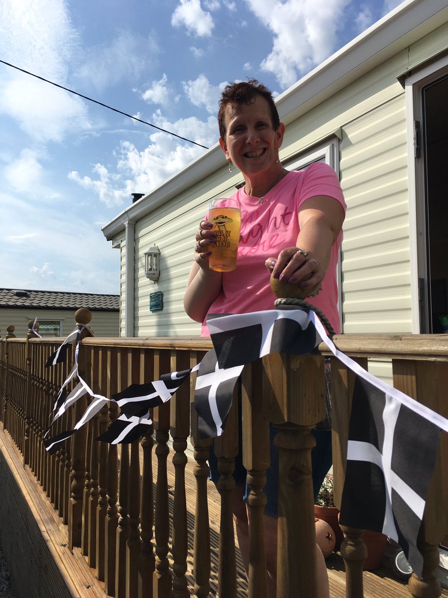 NickyOT's tweet photo. Arrived down in Cornwall, bunting is up, cheers to you all @DerbyOT https://t.co/7VX1JNJnyq
