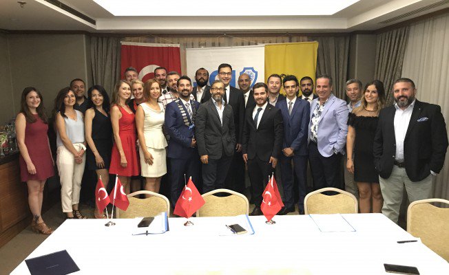 haberpointcom's tweet photo. JCI İzmir Şubesi Yeni Başkanı Belli Oldu https://t.co/32esBn7sPp #EKONOMİ https://t.co/rkTeVycrjv