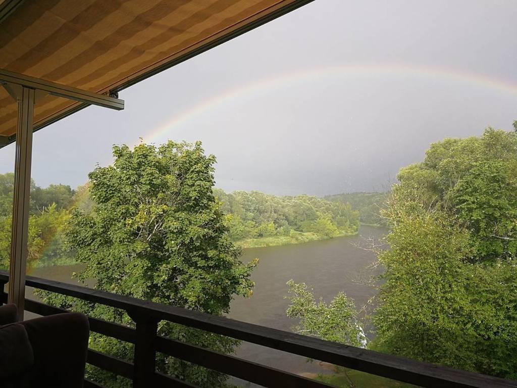 Varavīksne sākums tepat Gaujā. 🌈 
Skats no restorāna terasas.
Foto: <a href="/lelde/">lelde</a>.vitola.73 ift.tt/2uzeRbv