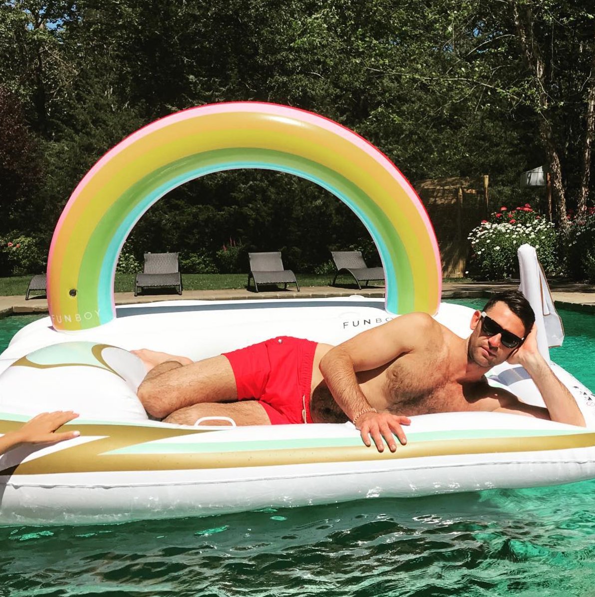 carlradke's tweet photo. Shout out to @lilyachty #FloatLife #funboy #SummerHouse #TuesdayswithCarl #MoreLeg https://t.co/vJwMn8YvN0