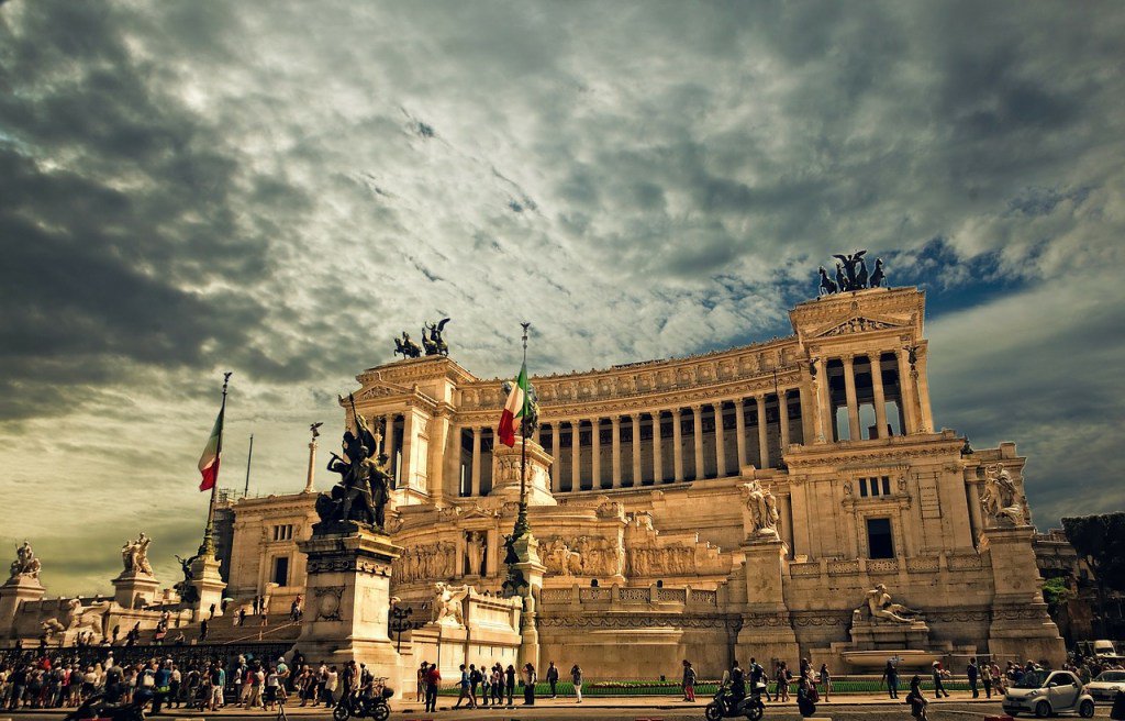 awesomeflights's tweet photo. Rome, Italy: Roundtrip on Lufthansa - $389 #CheapFlights #Italy #LAX #Rome https://t.co/UMb8ueFQSb https://t.co/4aITuVsyGr