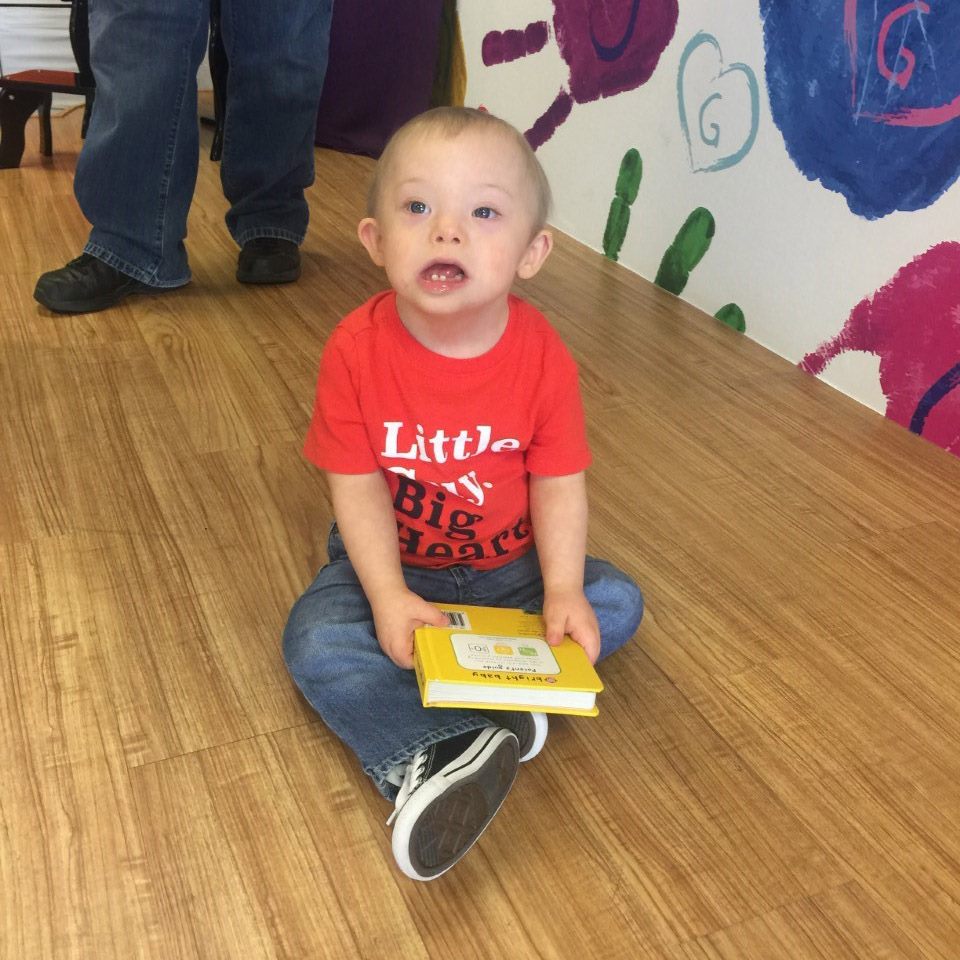 GiGis_Playhouse's tweet photo. Our main man Max from GiGi's Scottsdale is heading up #Day120 on our way to #321DaysOfAcceptance! #BooksOnBooks #Kindness #generationG https://t.co/2fA6QAan9R