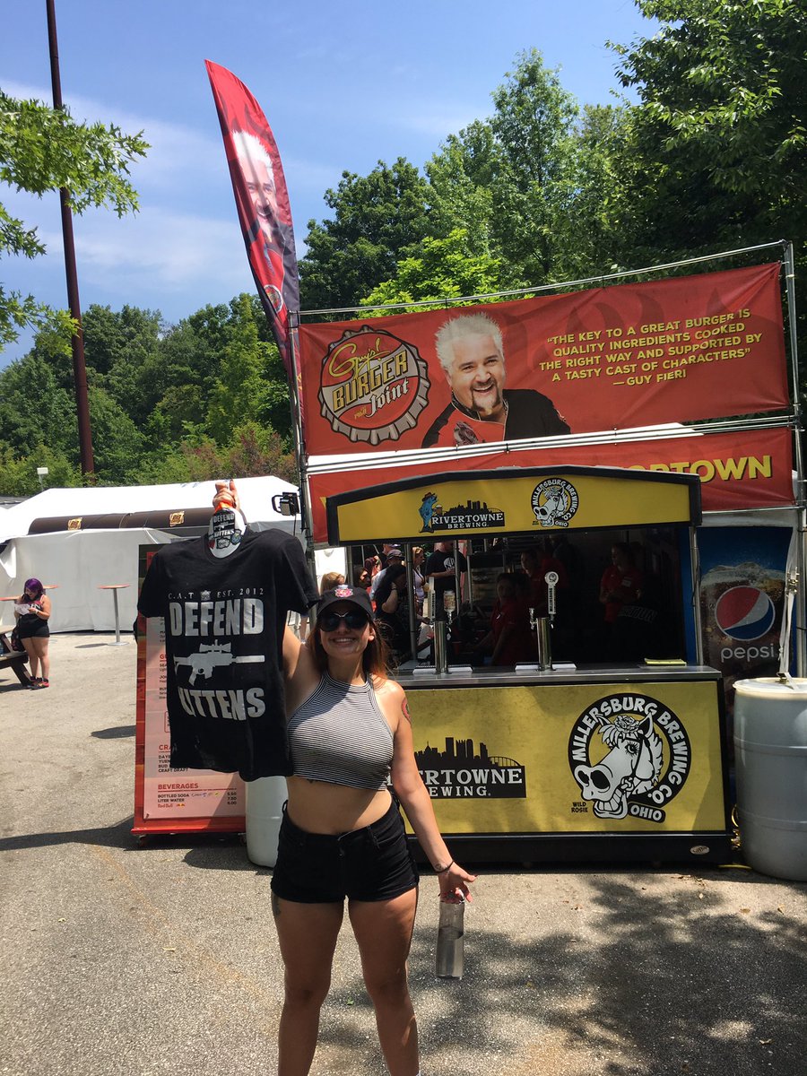 mayday_hollie's tweet photo. OHIO FRIENDS IF YOURE AT WARPED COME BUY A KITTEN SHIRT FROM ME AND MY PAL GUY TODAY!!! https://t.co/EtnvXbgeTf