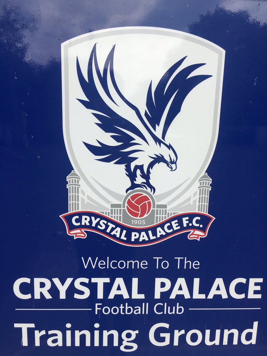 C_Inness's tweet photo. Great discussion on #CoachPaint today with @CPFC 1st Team &amp; Recruitment guys. #workflow #customisation @ChyronHegoSport @tcmperformance https://t.co/kjtrpeMXIm