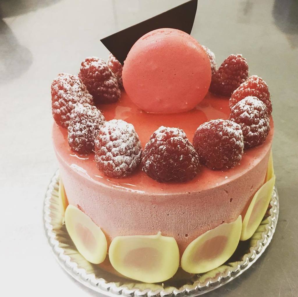 YoshiAkasaka123's tweet photo. #pâtissieryoshinoriakasaka 
#pâtissier 
#pastrychef 
#pastry 
#patisserie 
#sweets 
#sweetspic 
#sweetstgram 
#ins… https://t.co/svA8camSQu https://t.co/R1XrudvMOZ