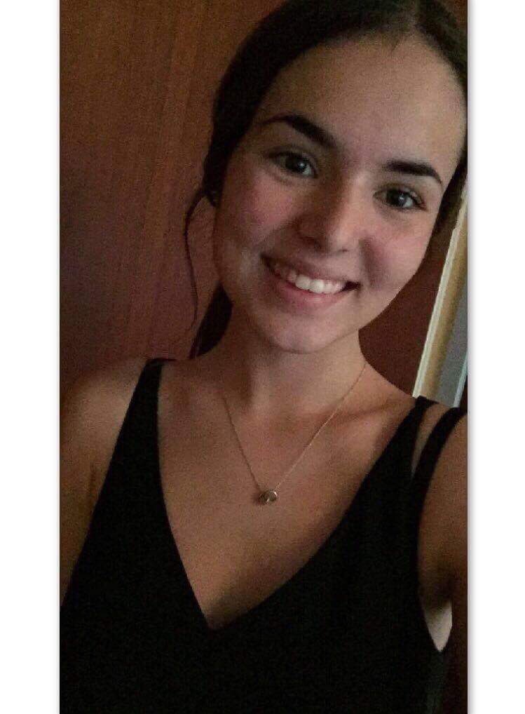 saraxpetersen's tweet photo. Happy tuesday loves ❤️

You're all stunning!

#Tuesdayselfie https://t.co/baJxoDfsXW