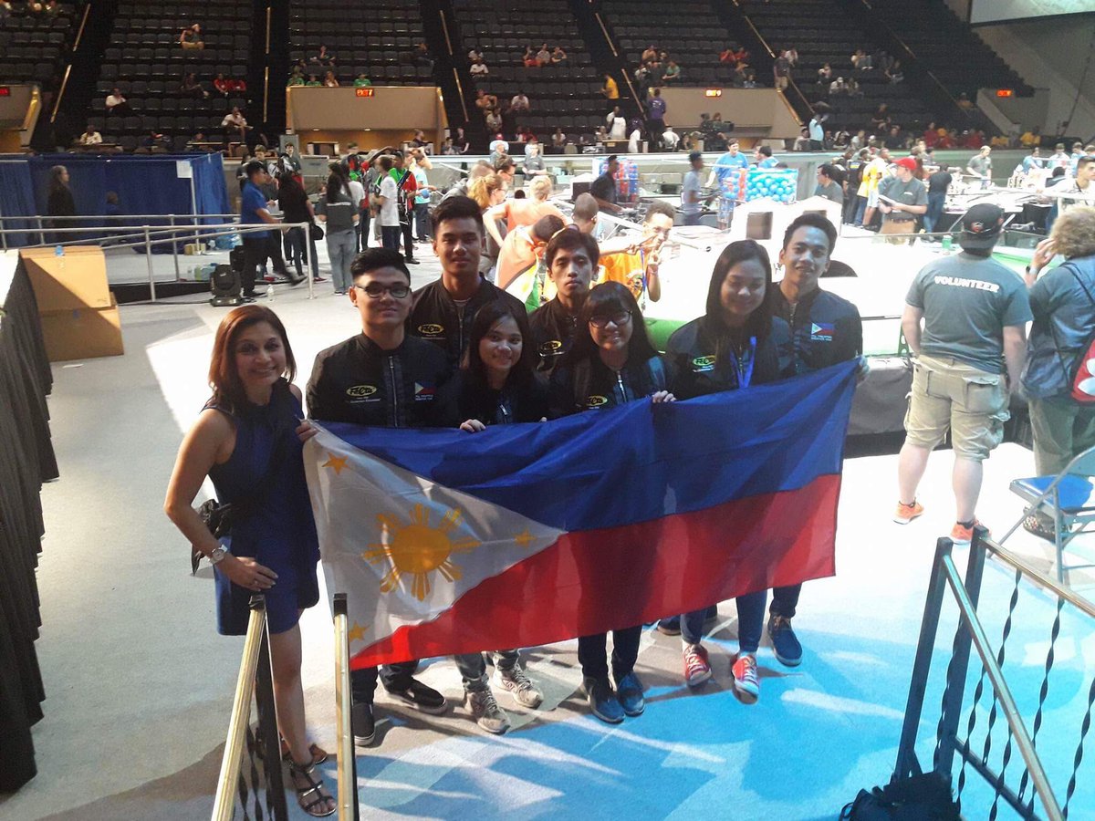 legionnairesPH's tweet photo. Team Philippines with the President and CEO of Felta Multimedia Inc. who sponsored us, Ma'am Mylene Abiva. 🇵🇭
#FGC2017 #TeamPhilippines https://t.co/yjZUwS4bmP