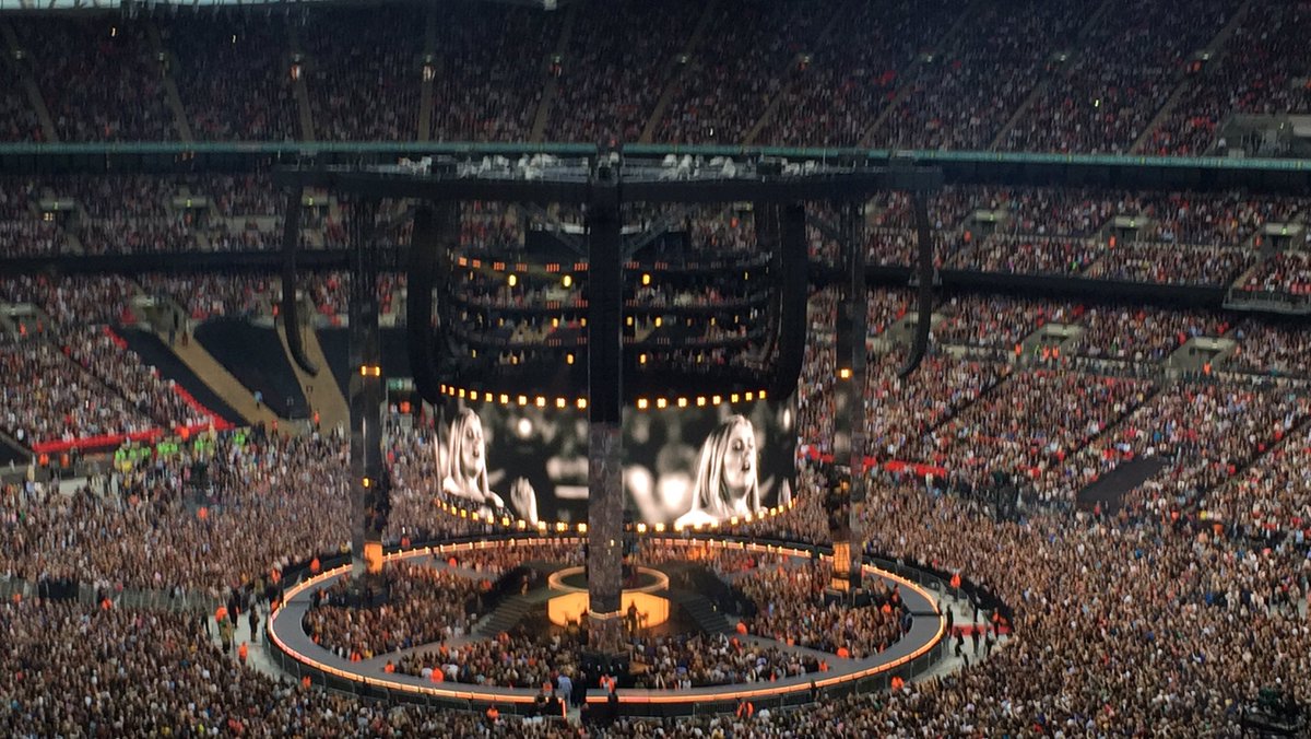 RuderHasIt's tweet photo. Tb Wembley 29th ๐๐ผ๐ #adelefinale https://t.co/4rXUCdADCY