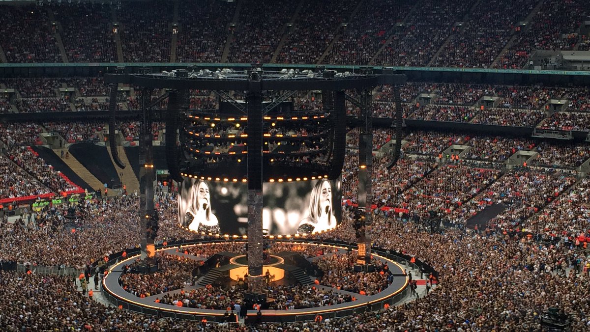 RuderHasIt's tweet photo. Tb Wembley 29th ๐๐ผ๐ #adelefinale https://t.co/4rXUCdADCY