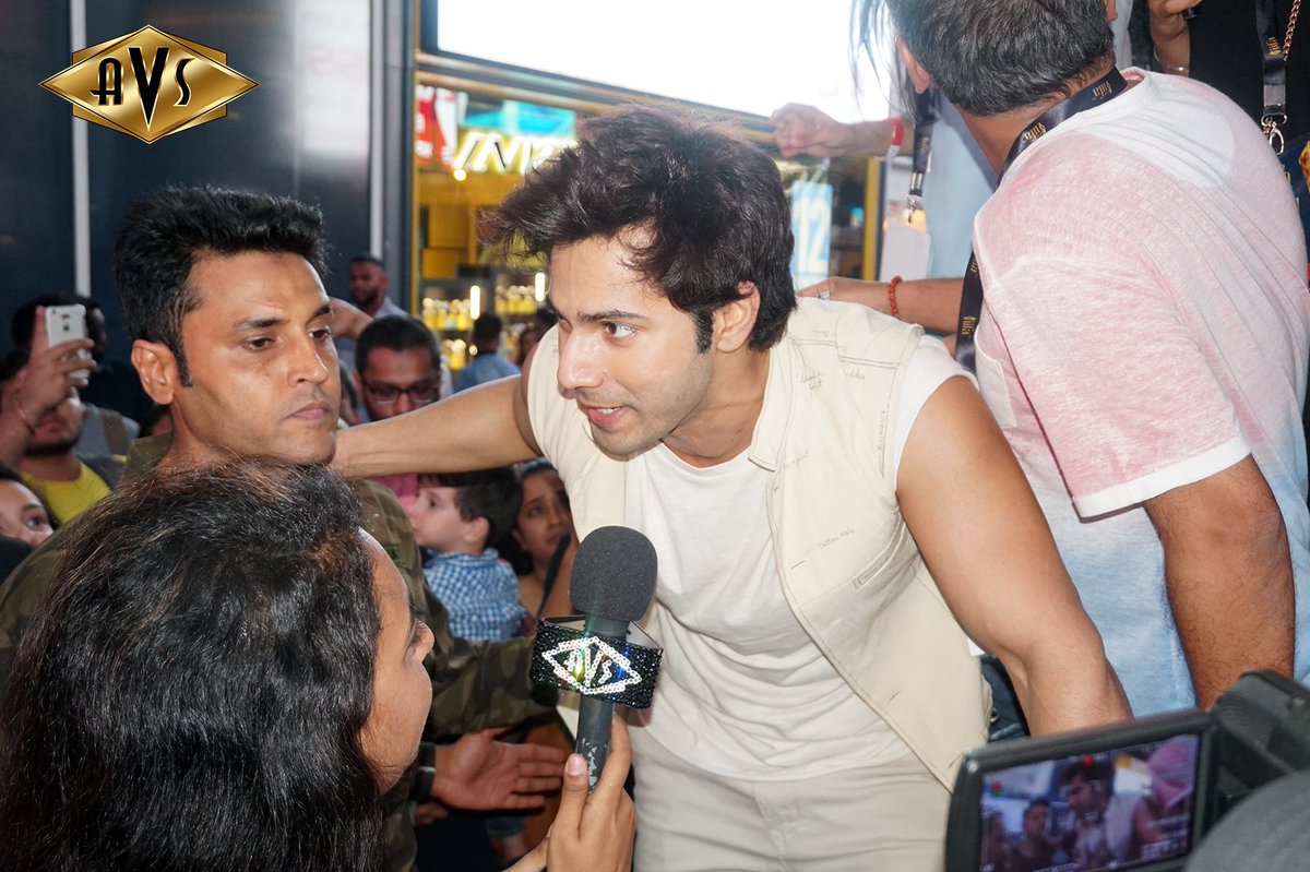 VWellwishers's tweet photo. Varun at IIFA Stomp <3 @Varun_dvn 

(source: https://t.co/WwDvEHYXMK ) https://t.co/39DSCZXMv5