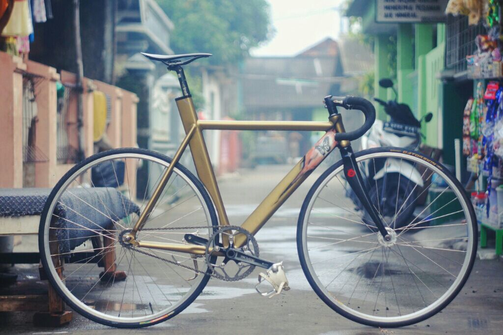 spongeBase's tweet photo. #wts ws Fnr Weinnman doublewall japan x novatec x vittoria randenneur &amp; continental gatorskin, 750rb #fnfjb https://t.co/Wefhpyyu79