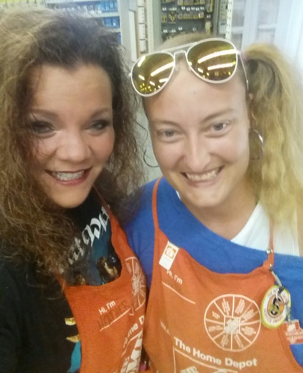 CoveredwIcing's tweet photo. Richelle and I rocked the 80s in very different ways for #VOAspiritweek #0735 #homedepotlife @BIBPhotography @ScottRoop @HomeDepotNadine https://t.co/iPDI42BKCa